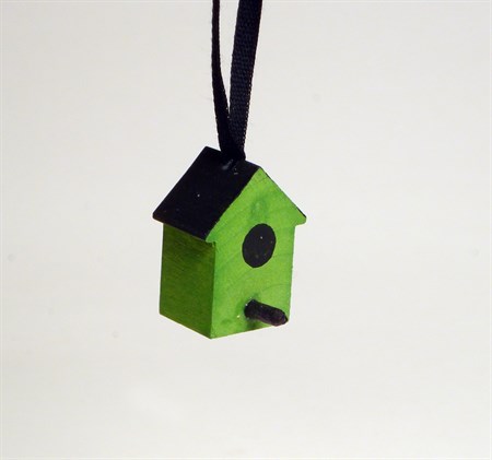 Birdhouse with ribbon green