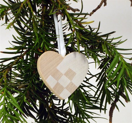 Heart natural/white with ribbon